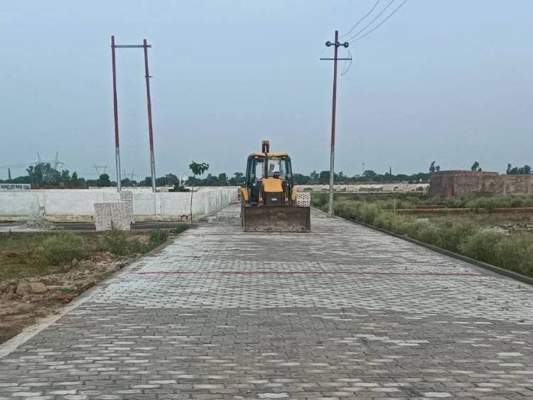 Maa Pitambara Plots and Property In Kanpur