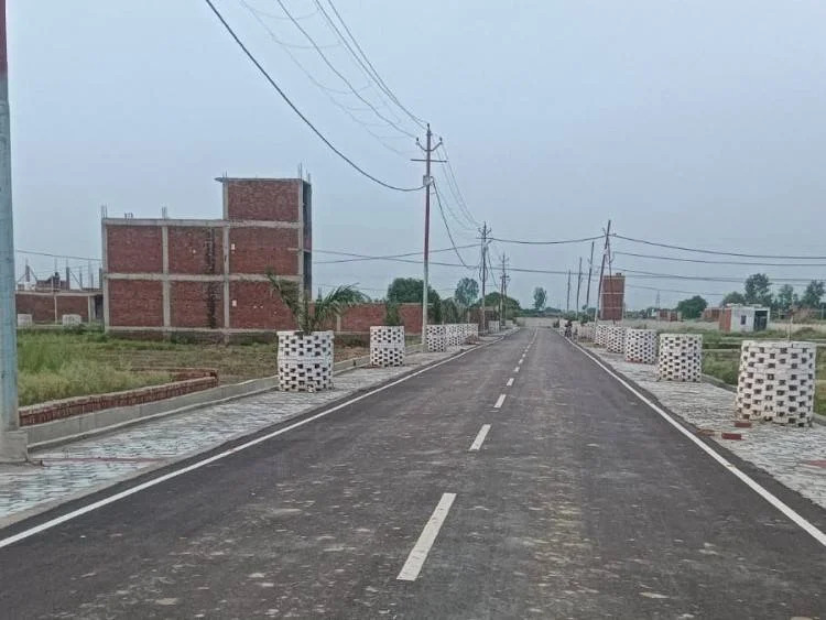 Maa Pitambara Plots and Property In Kanpur